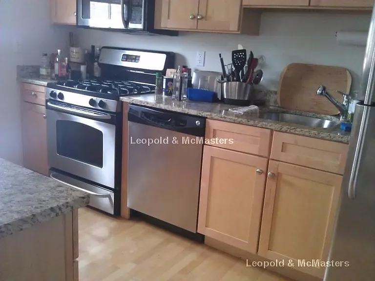 109 2nd St #2 — Photo 2