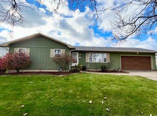 164 Homewood Dr, Genoa, IL 60135