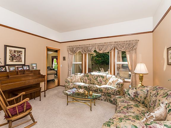 4th image of 1809 Arab Dr SE