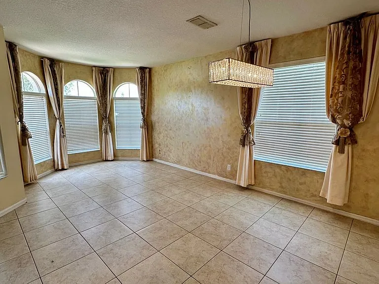 2367 Brewerton Ln — Photo 6