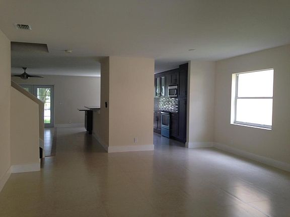 5th image of 5366 Meadows Edge Dr