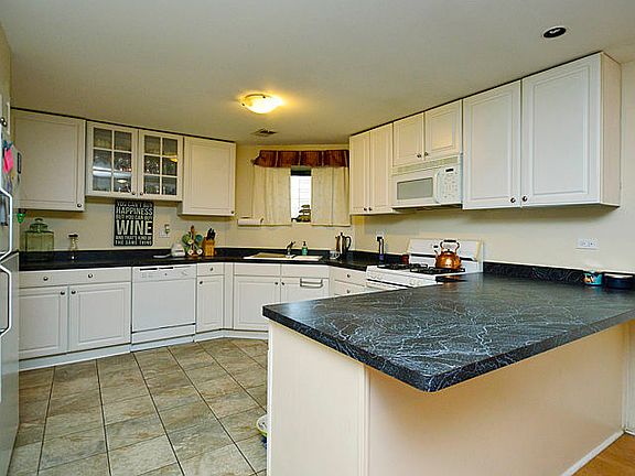 2nd image of 4750 N Magnolia Ave APT Gn