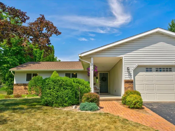 215 W Oak St, Cottage Grove, WI 53527