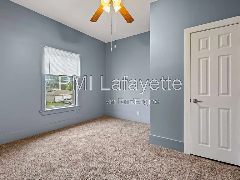 407 S East St — Photo 15