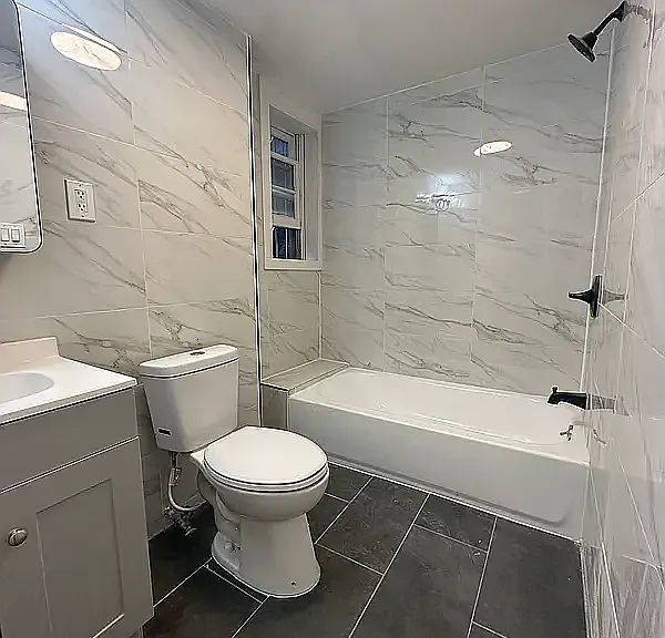 422 W 56th St #11 — Photo 8