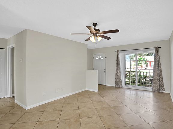 3rd image of 9004 Bana Villa Ct