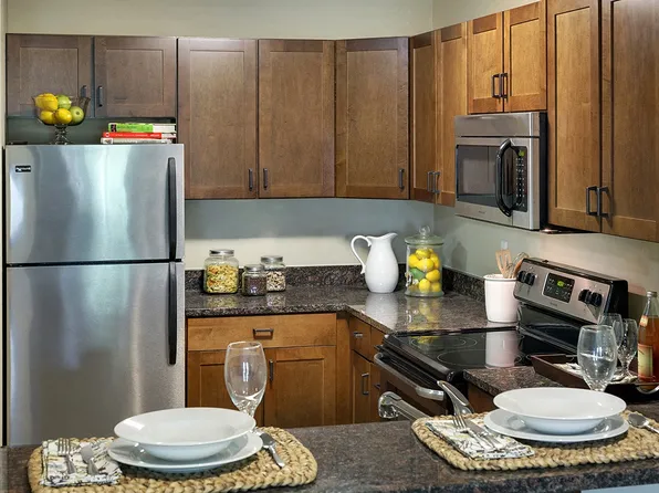 Regency Woods, 2200 S Plymouth Rd #4-207, Hopkins, MN 55305