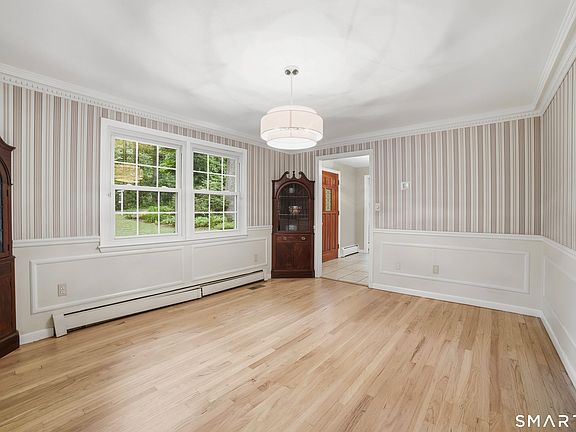 4th image of 380 Wildwood Drive