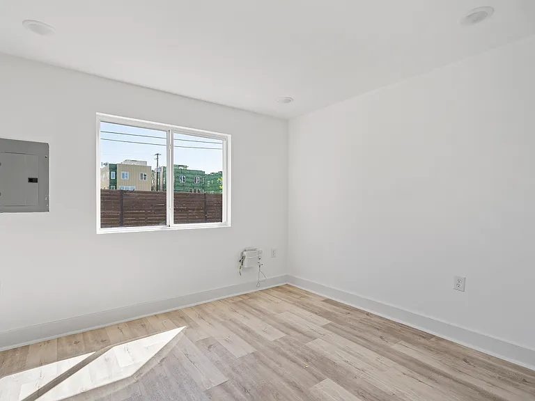 1516 N Carroll Ave #101 — Photo 7