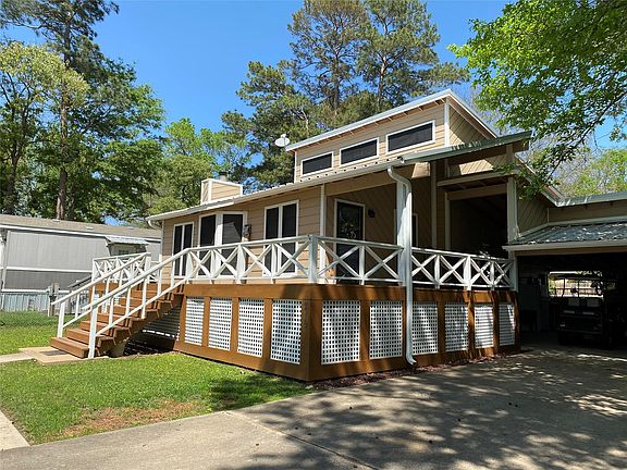 3rd image of 215 Commanche Dr