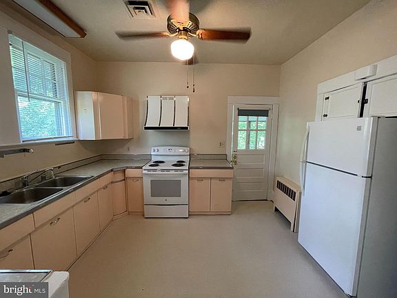 5th image of 3017 3rd St N