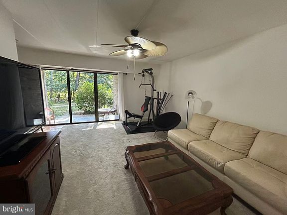 5th image of 2323 Freetown Ct Unit 2B