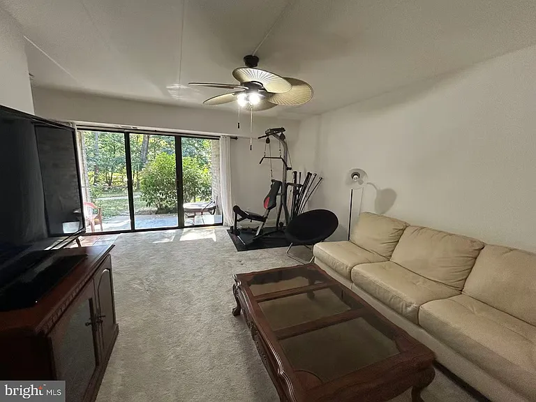 2323 Freetown Ct #2B — Photo 5
