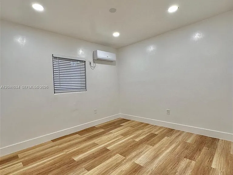 5545 N Miami Ave #8 — Photo 10