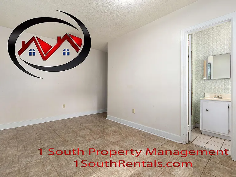 7470 Moffett Rd — Photo 7