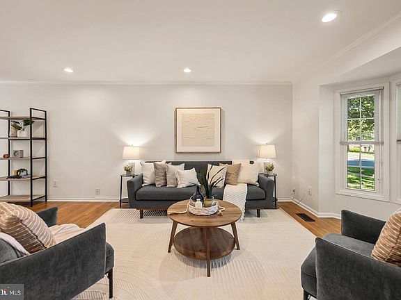 2nd image of 8413 Forrester Blvd