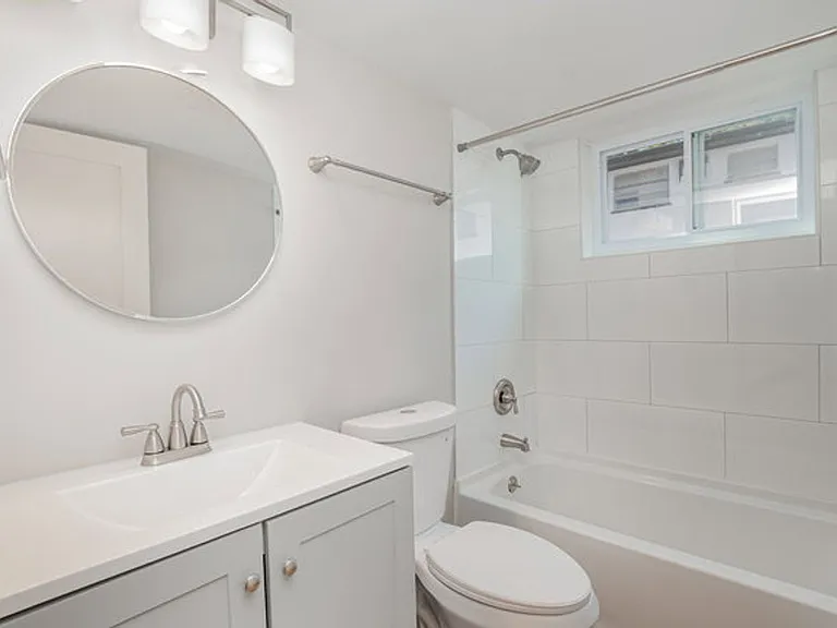 Twin Terrace Apartments — Photo 12