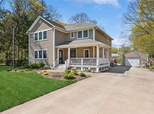 17 Sylvan Dr, Holtsville, NY 11742