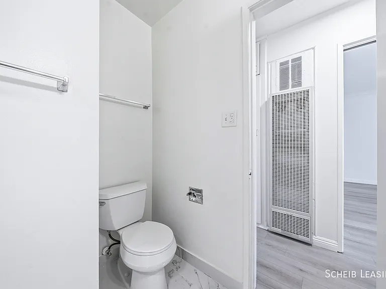 426 S Rexford Dr #4 — Photo 12