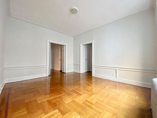 2nd image of 290 Lincoln Pl APT D1