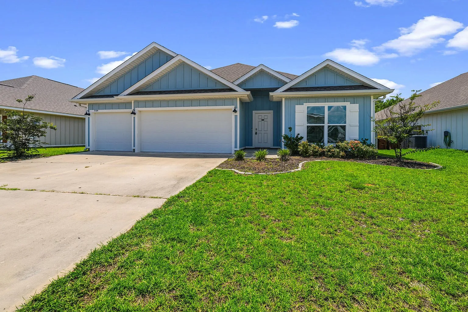 4 bed, 2324 sqft, $2,400 — Photo 1