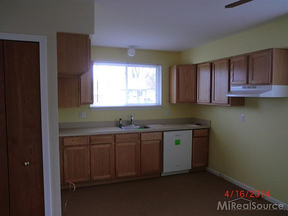 4th image of 13471 Saint Andrews Ave