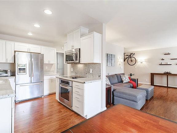 4th image of 333 Junipero Ave APT 2B