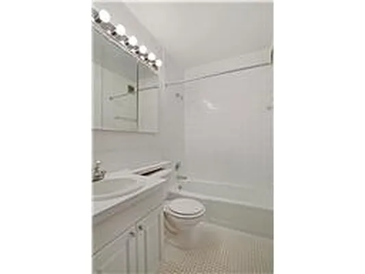 Rented by Douglas Elliman | media 17