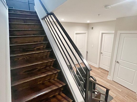 5th image of 1419 N Franklin St #1F