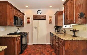 4th image of 120 W Glenwood Ln