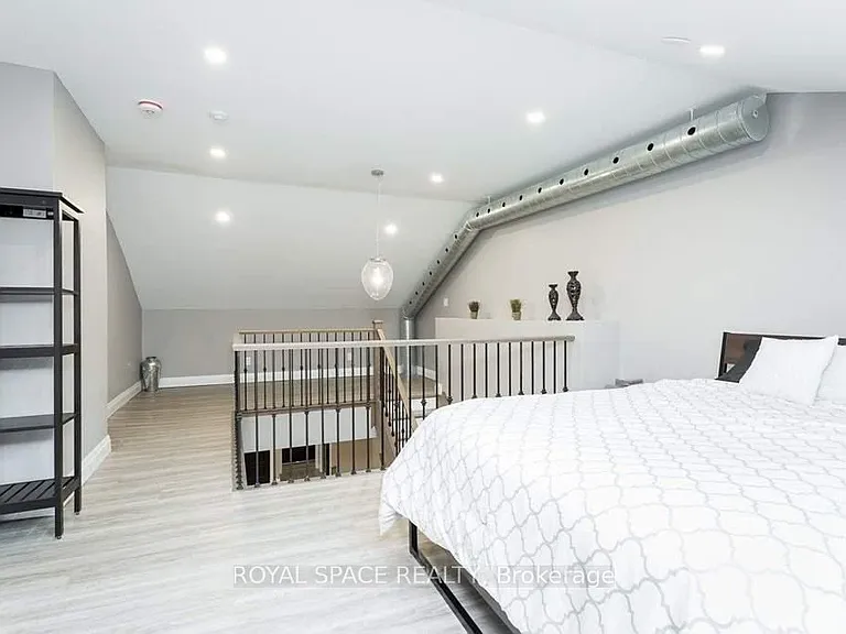 73 King St E #1 — Photo 7