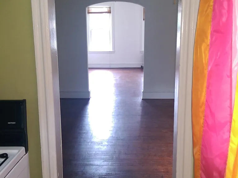 610 W 20th St #1 — Photo 3