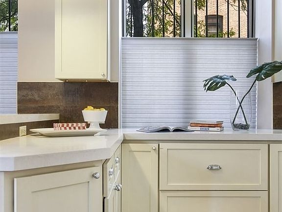 5th image of 444 12th St APT 1B