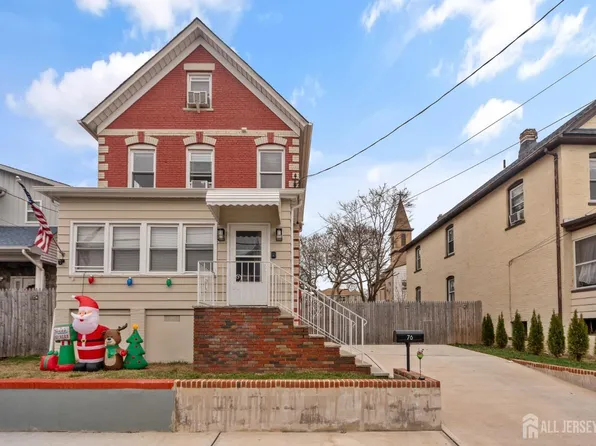 76 Sharot St, Carteret, NJ 07008