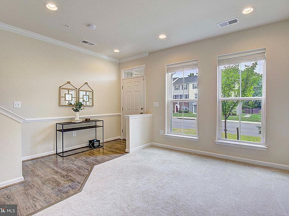 2nd image of 344 White Oak Way