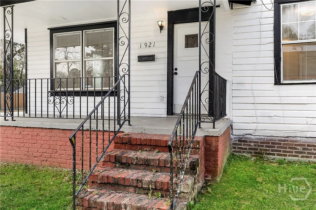 3 bed, 2.0 bath, 1773 sqft, $2,900 — Photo 3