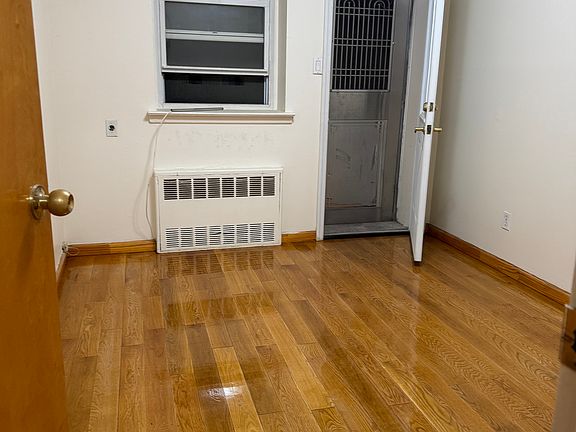 3rd image of 12 Bay 13 St #1
