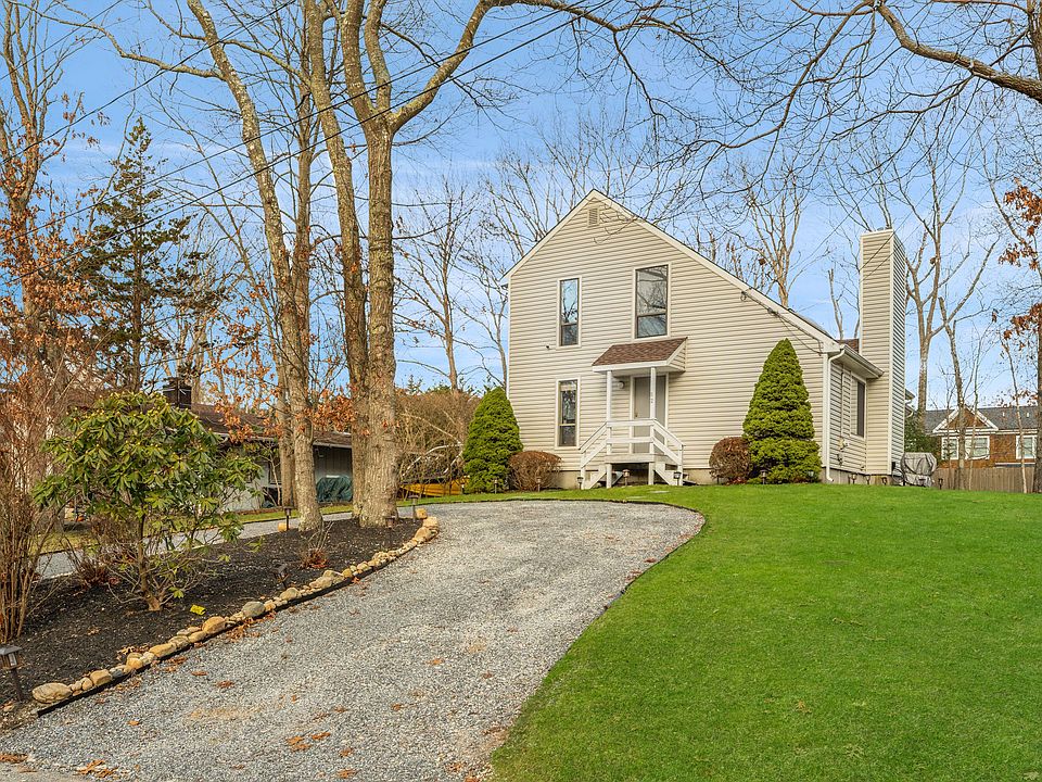 1st image of 82 Hillside Dr E
