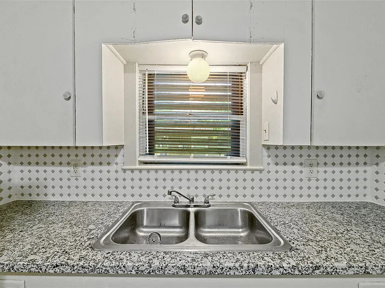 6201 Park Ave — Photo 8