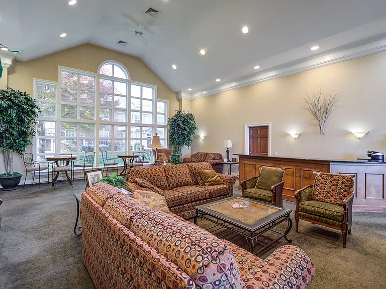The Crest at Elm Tree — Photo 9
