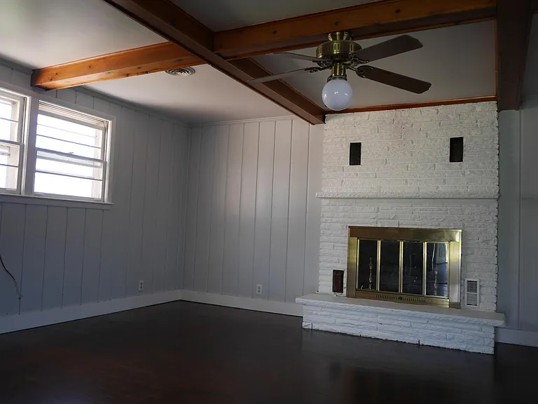 919 Allen Rd — Photo 2
