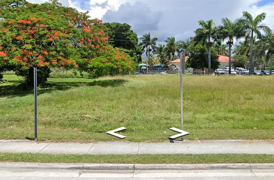 1st image of 528 Palm Dr
