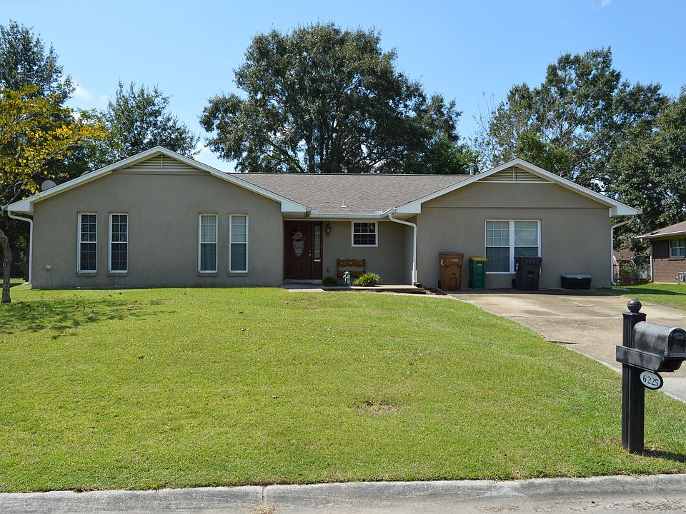 Roadside view front of house