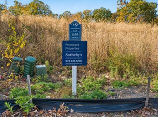 9 Bristol Ridge Rd, Boonton, NJ 07005