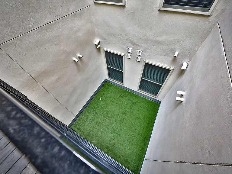 1322 N Franklin St #1 — Photo 46