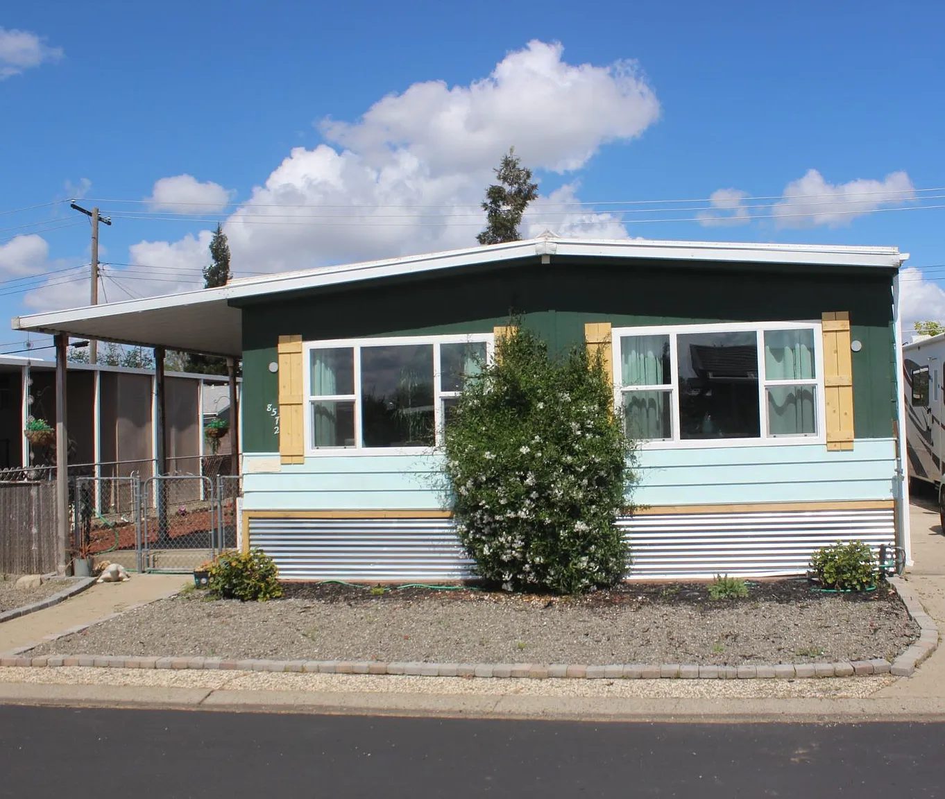 8572 Calais Cir photo 1