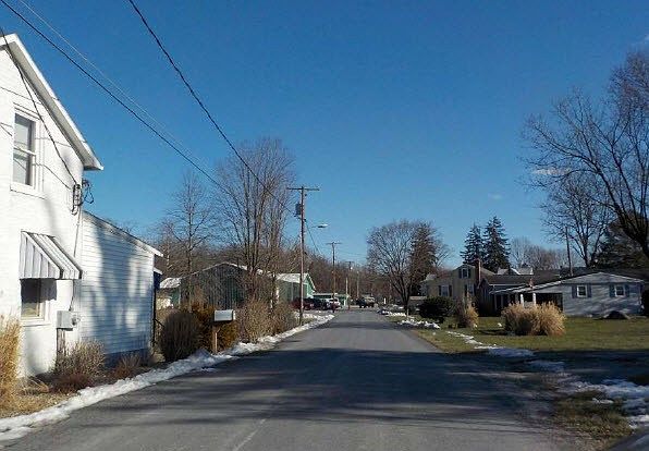 2nd image of 1098 Garver Ln