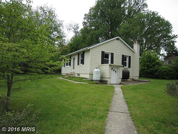 2nd image of 65B Bond Ave