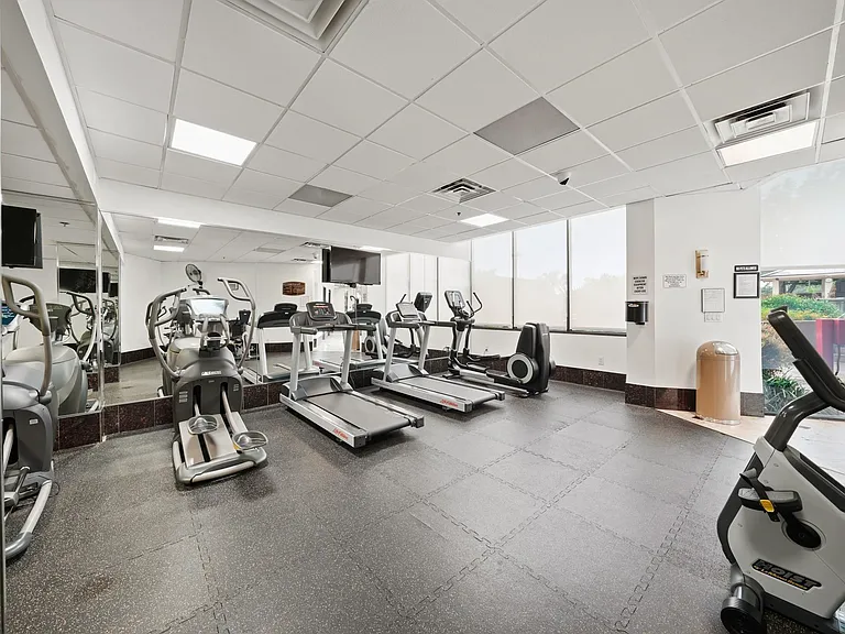 3525 Sage Rd #304 — Photo 34