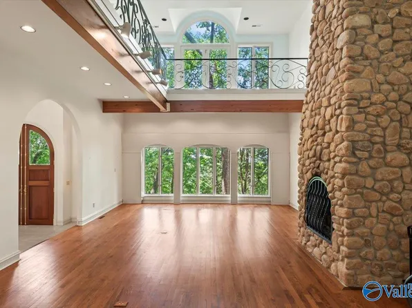 2221 Georgian Dr SE, Huntsville, AL 35801